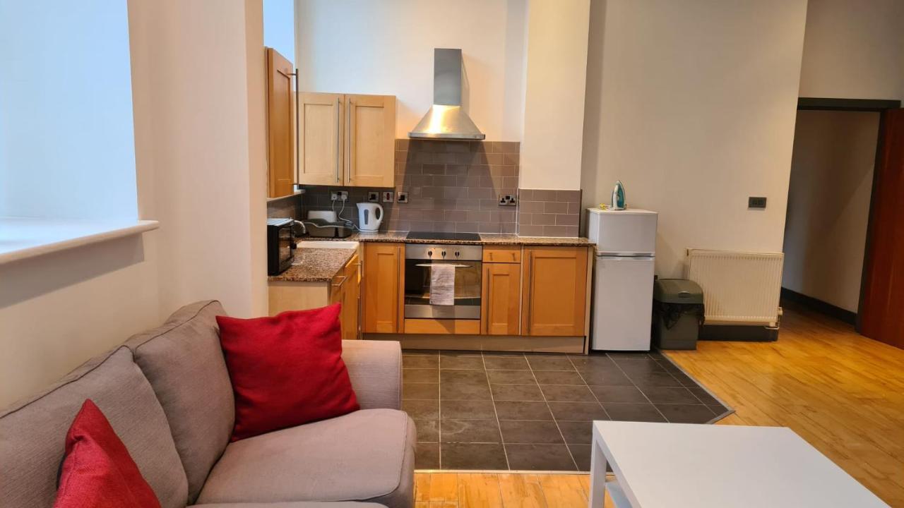Spacious, Bright And Airy Centre Flat. Unique Converted Mill. Apartment Manchester