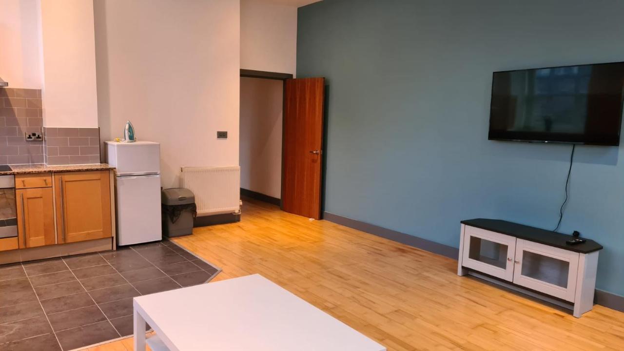 Spacious, Bright And Airy Centre Flat. Unique Converted Mill. *